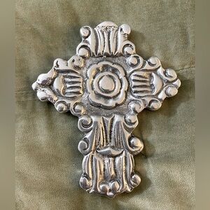 Cross small silver flower design #4-161
